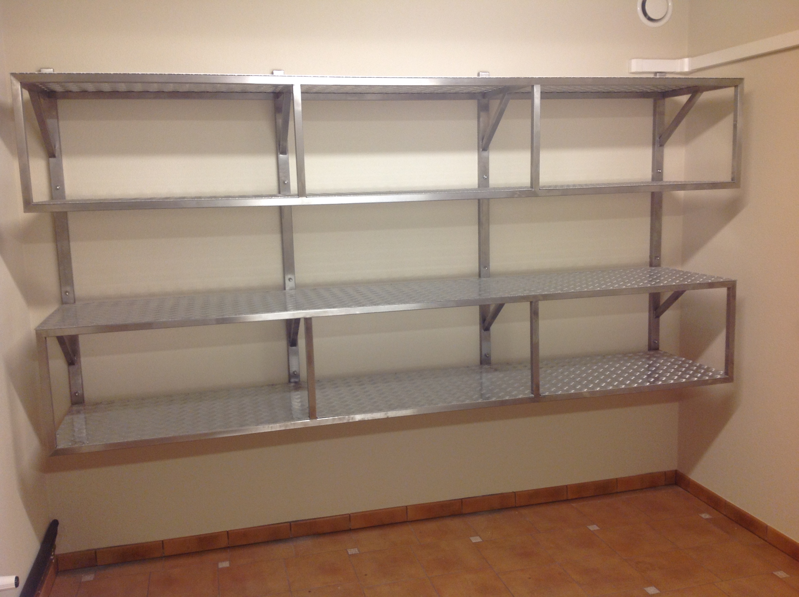 Nerusejosha metala plaukti