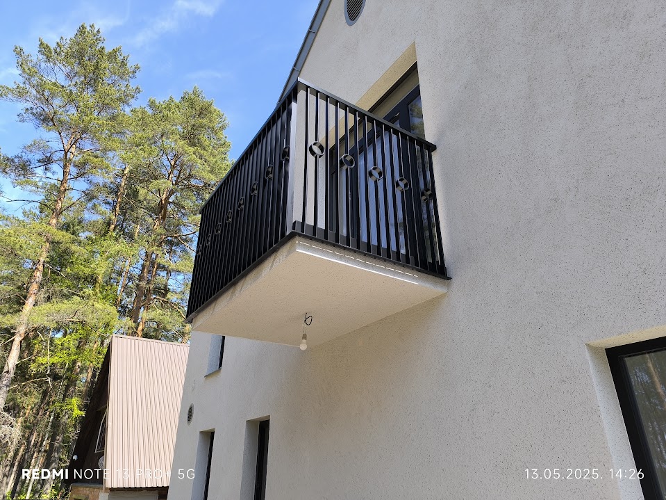 Metala balkona margas 2