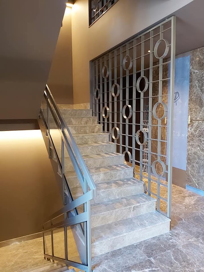 Dekorativa metala siena 2