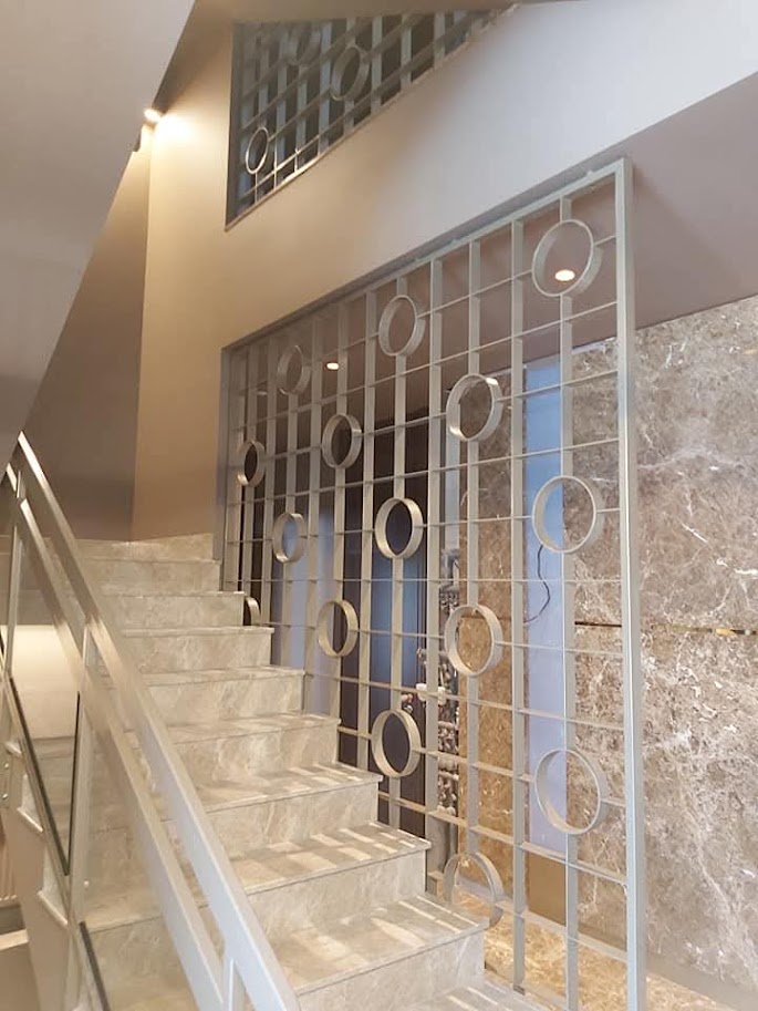 Dizaina metala siena