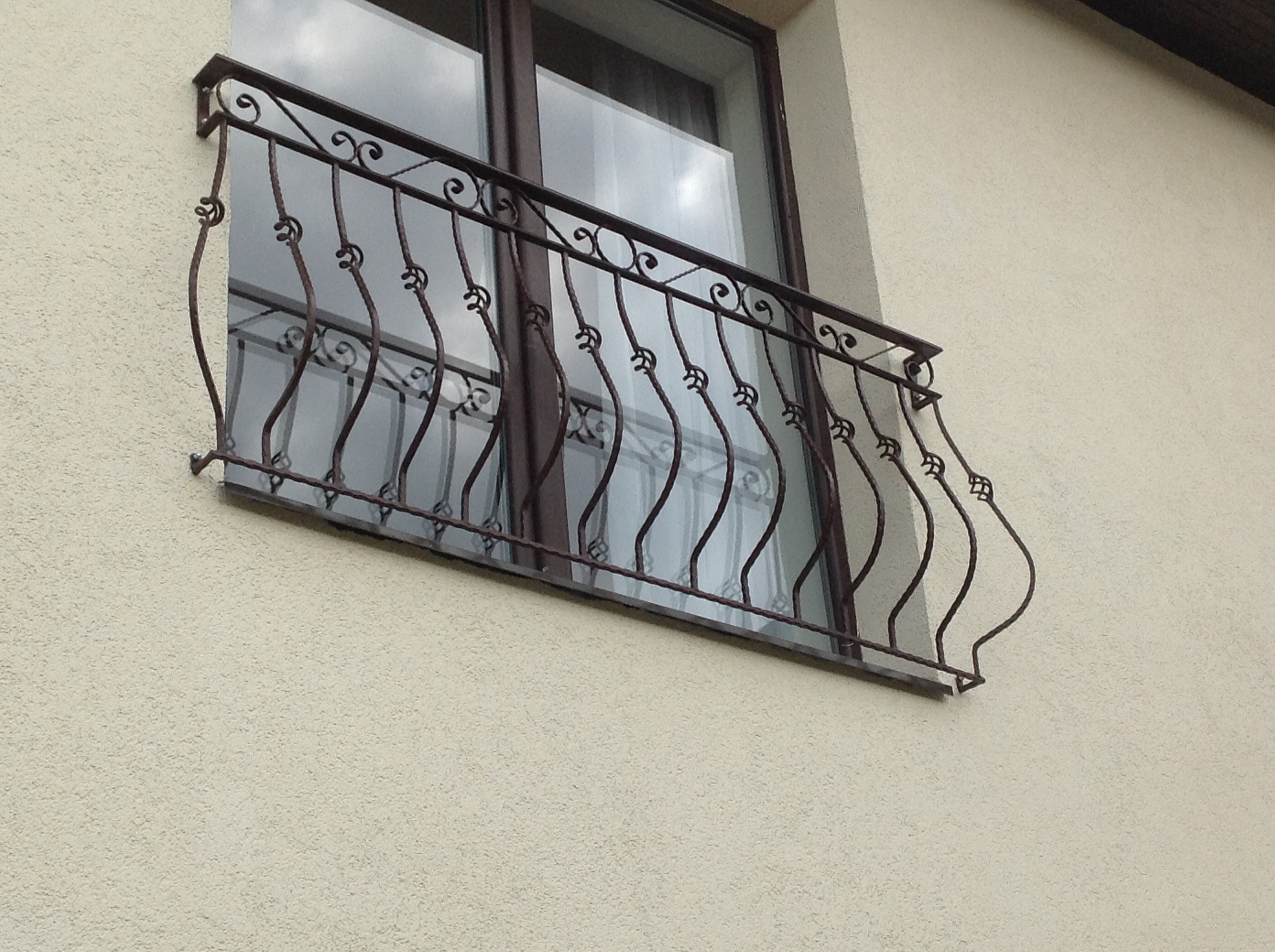 Dekorativas franchu balkona margas 2