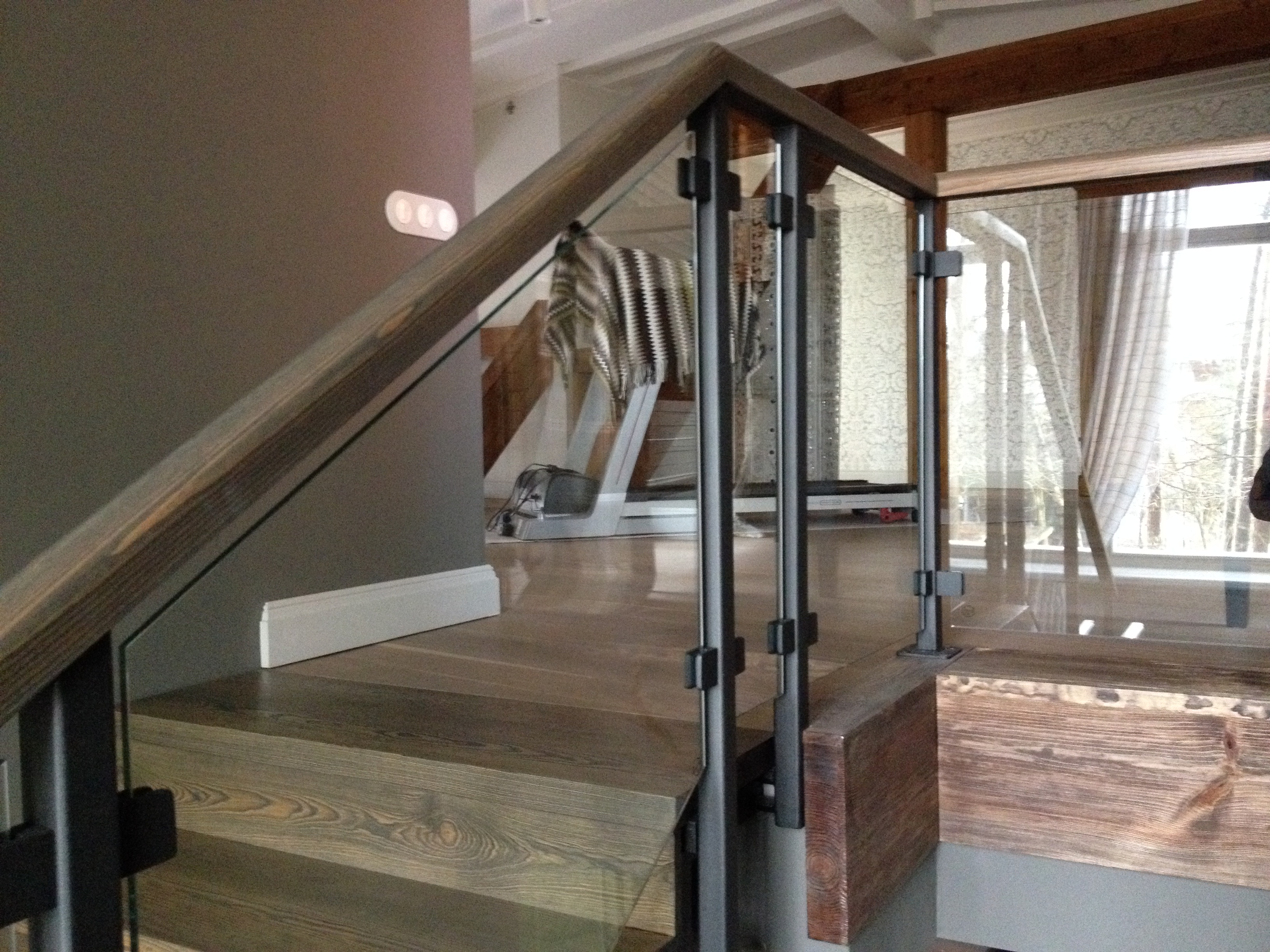 Stikla margas ar koka lenteri 2