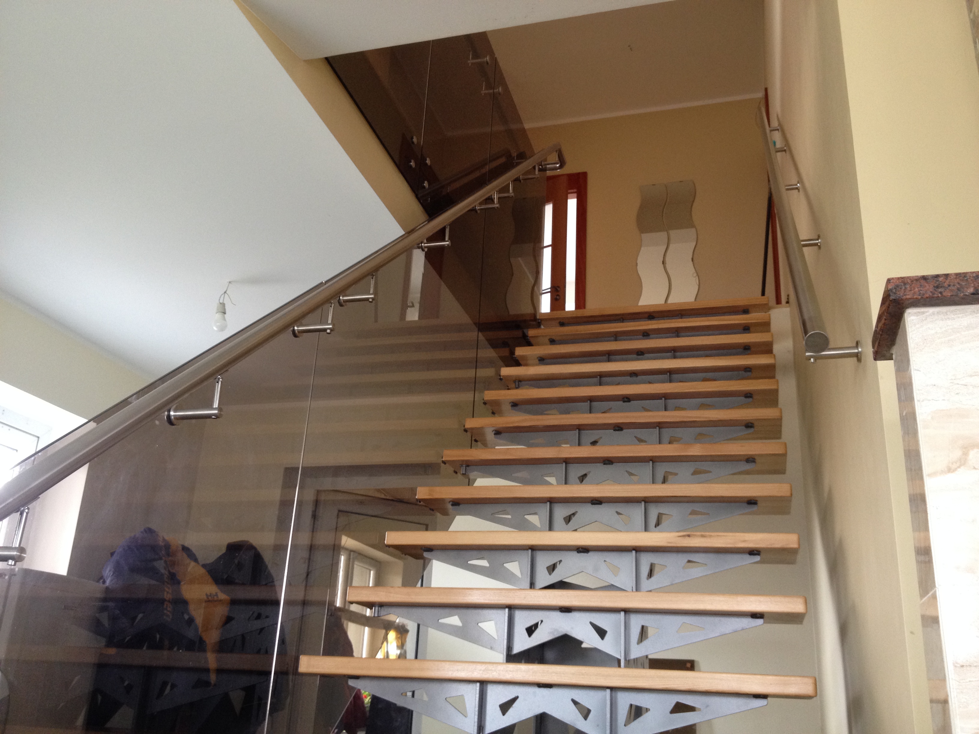 Stikla margas ar nerusejosha terauda lenteri