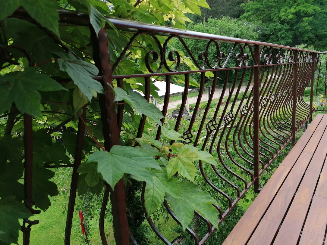 Dekorativas terases margas