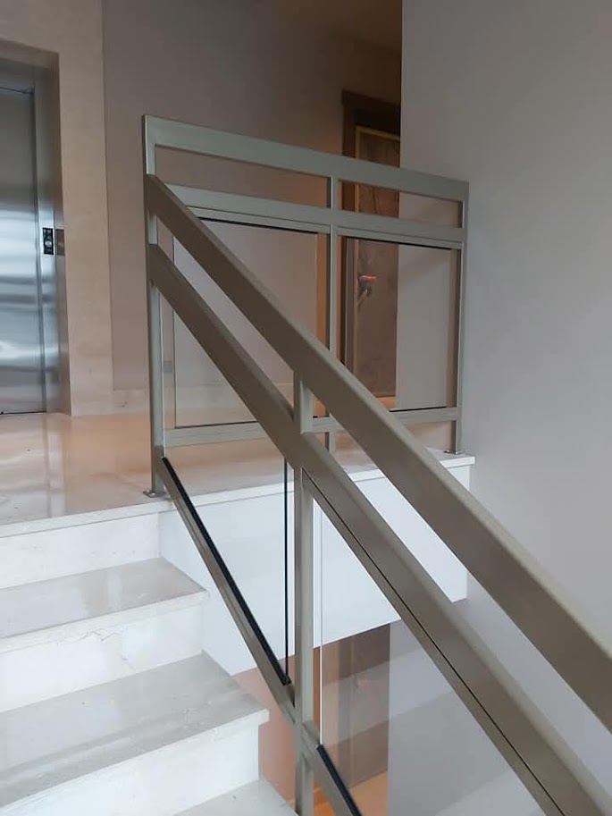 Stikla trepju margas